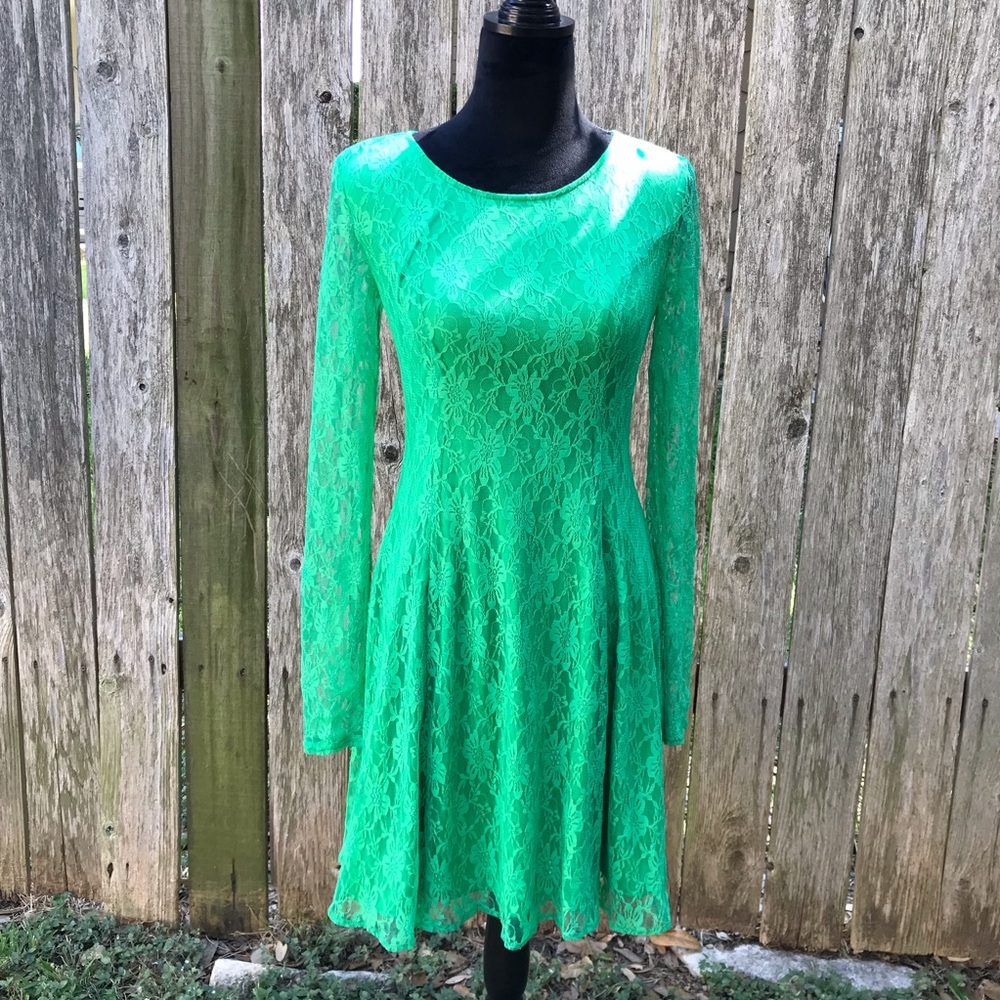 NWT green lace Gianni Bini dress